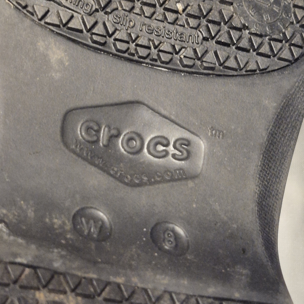 Women's Size 8W Black Crocs Clogs - Picture 7 of 7